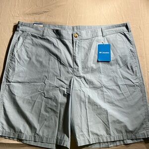 Columbia Men's Light blue Flat Front Shorts